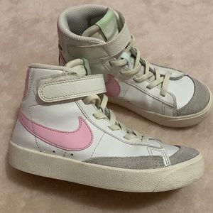 Girls Nike high sneakers